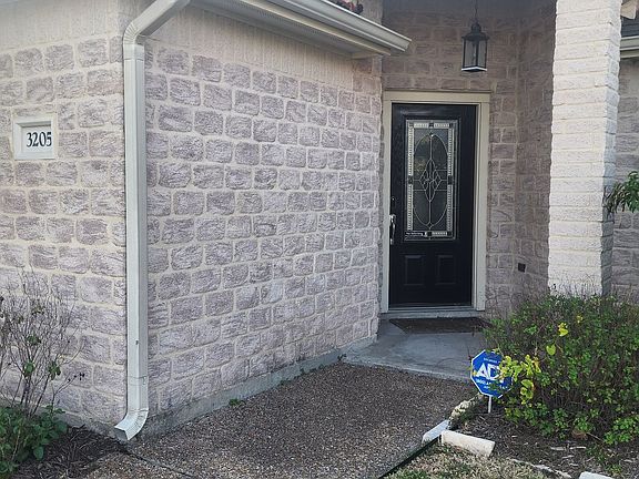 2nd image of 3205 White Tail Dr