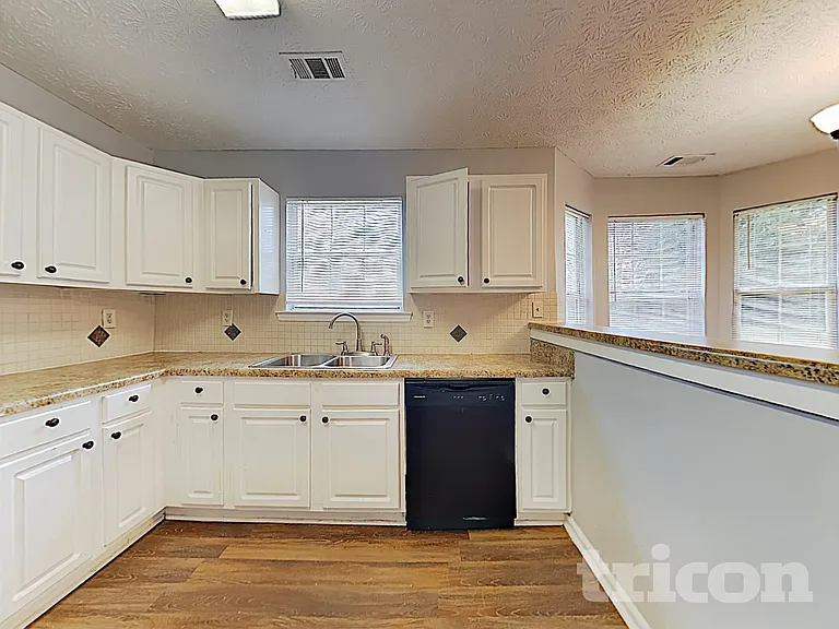705 Claven Ct — Photo 4