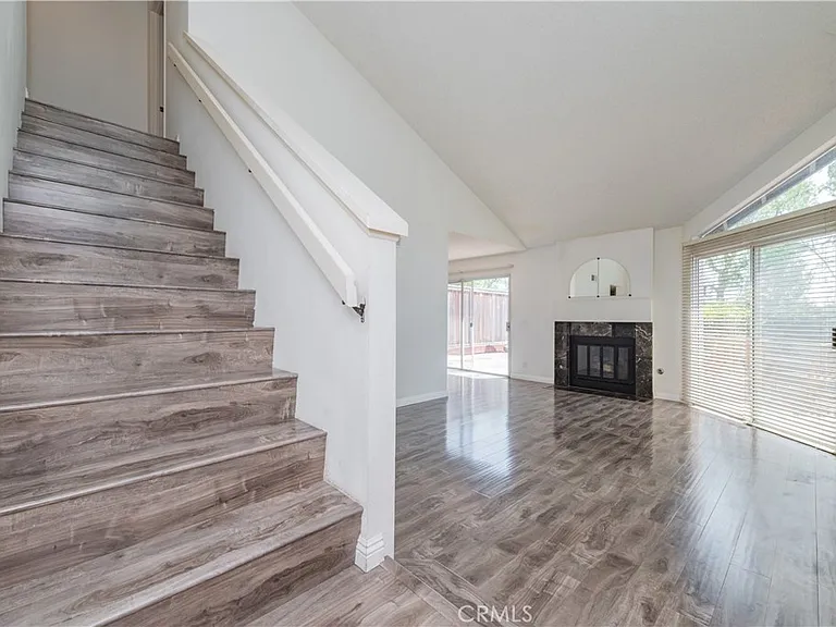 333 Stanford Ct #30 — Photo 3