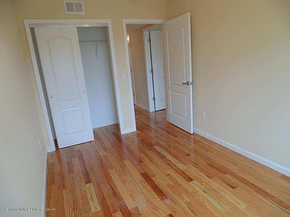 5th image of 104 Milton Ave