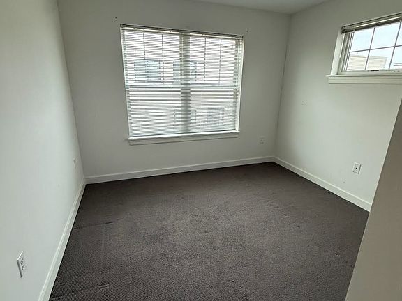5th image of 10 Myrtle St APT 52A