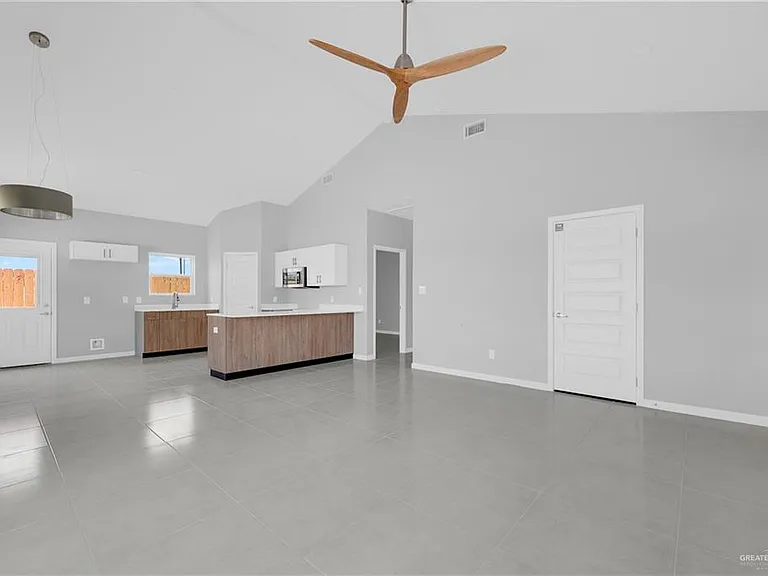 700 Oriole Rd #2 — Photo 5