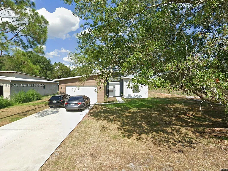 2550 N Arrowhead Rd — Photo 1