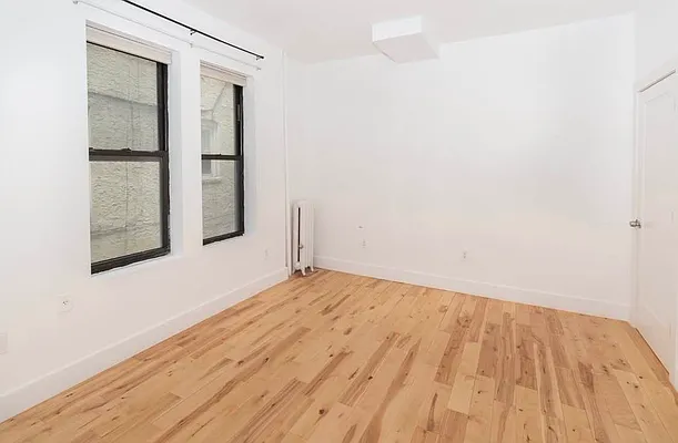 Rented by RealTegrity NY LLC | media 102