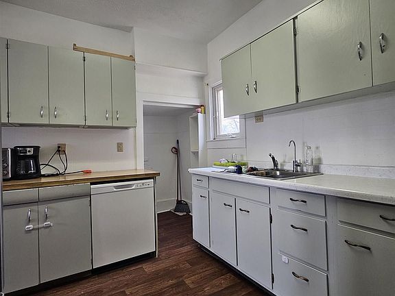 4th image of 311 E Cheyenne St