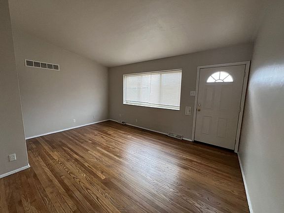 3rd image of 9005 Olive Blvd