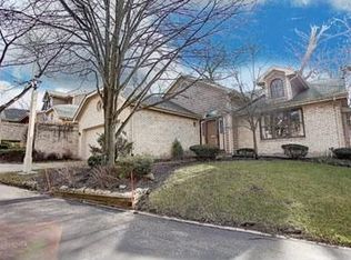 166 Strathmoor Xing, Kettering, OH 45429