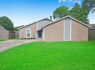 3822 Duquesne Ln, Pasadena, TX 77505
