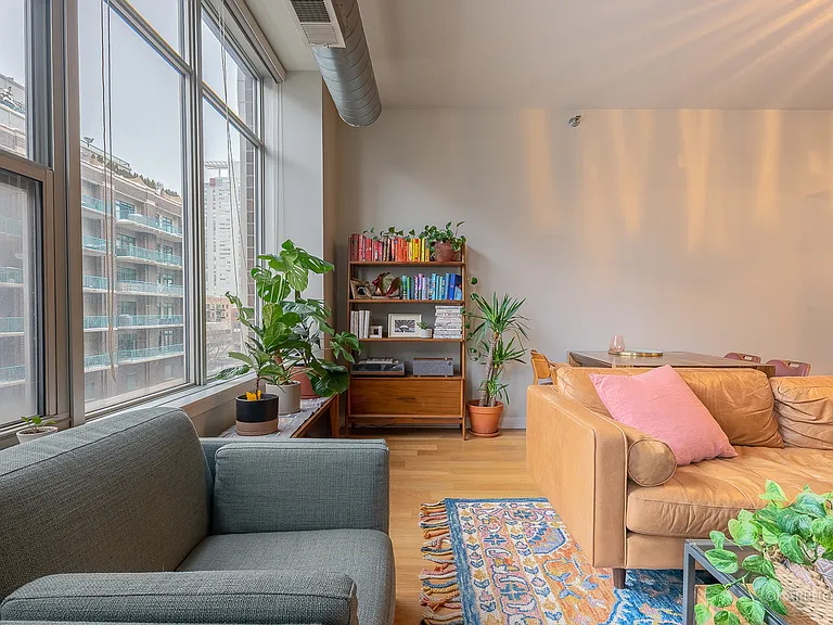 901 W Madison St #614 — Photo 5