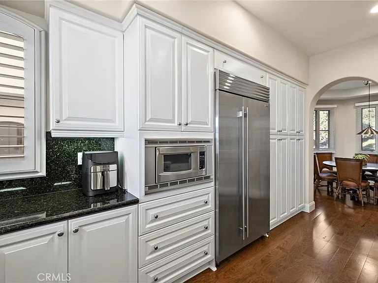 110 Sidney Bay Dr — Photo 4