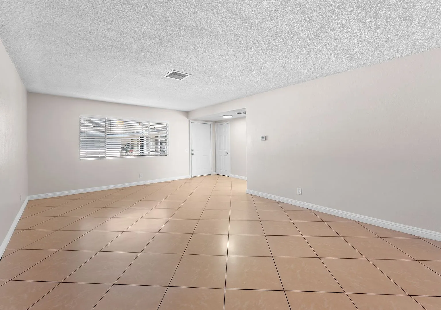 243 Sonora Dr — Photo 2