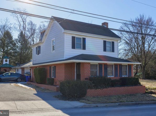 116 Center Ave, Terre Hill, PA 17581