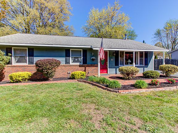 3rd image of 16 Dixon Ct