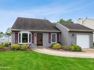 117 Heather Ln, Streamwood, IL 60107