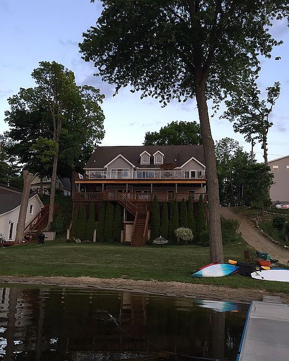 Back of home has waterfront 