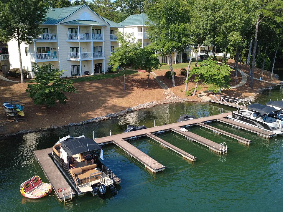 185 Sunset Point Dr #611