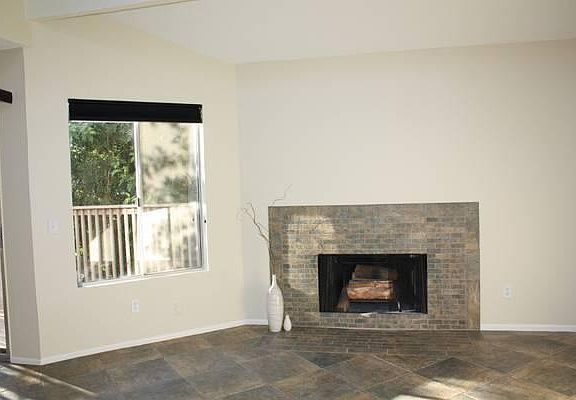 3rd image of 18316 Hatteras St APT 29