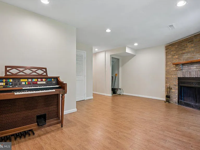 17 Ruddington Ct — Photo 34