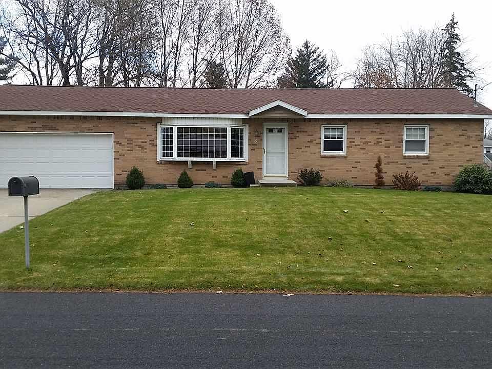 1st image of 3 Kennedy Dr