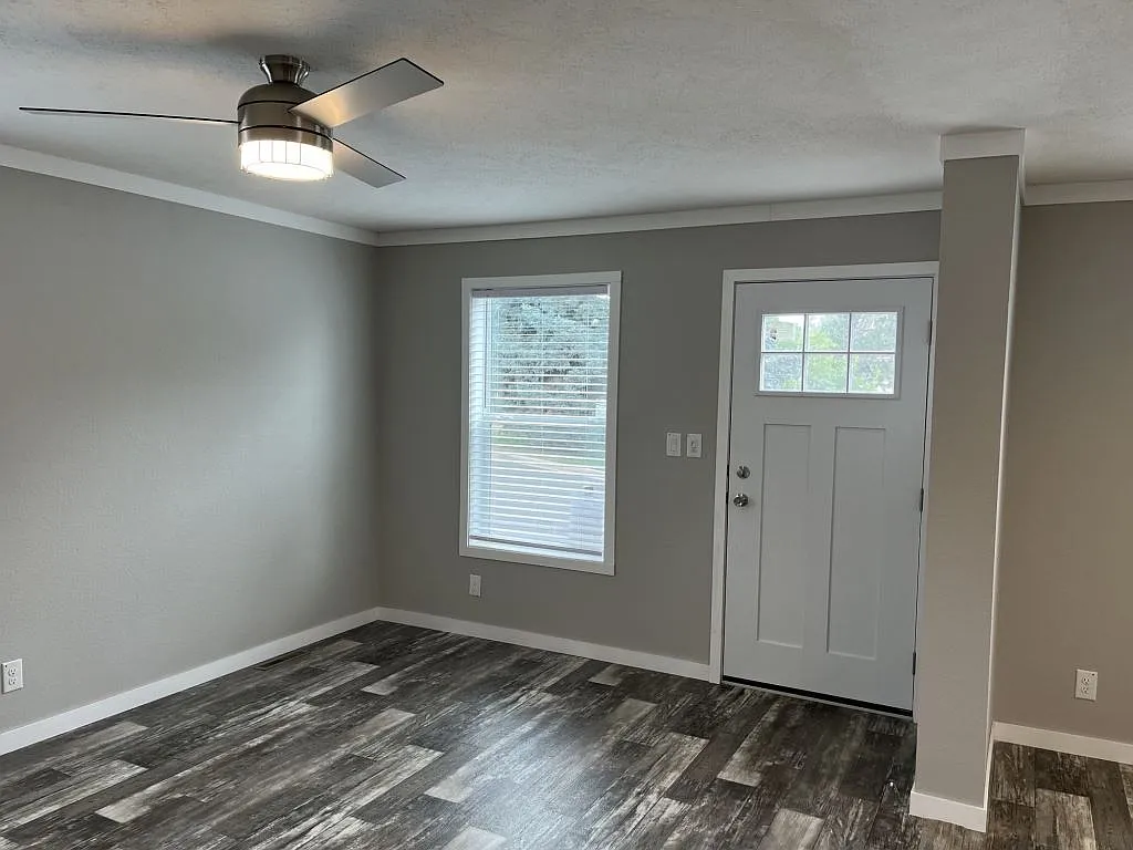 3 bed, 2.0 bath, 1123 sqft, $1,995 — Photo 4