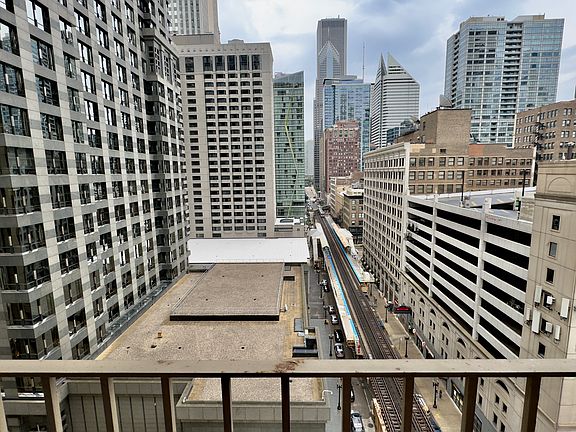 5th image of 200 N Dearborn St Unit 1403