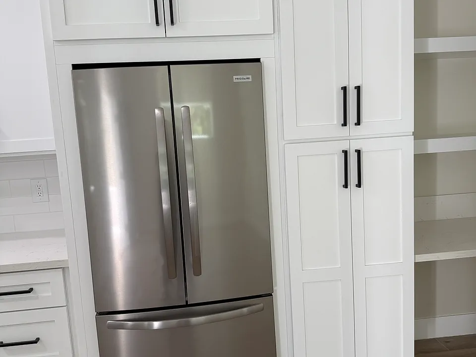 Stainless refrigerator (with ice maker)