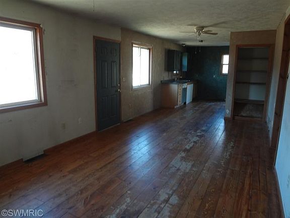 4th image of 2388 E 24th St