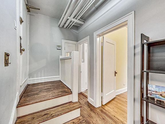4th image of 738 Hinman Ave APT G