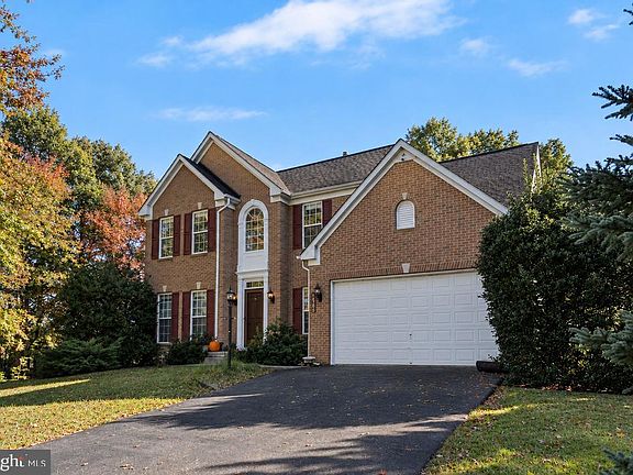 4th image of 16700 Clinton Dr