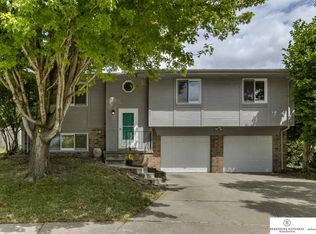 5621 N 112th Cir, Omaha, NE 68164