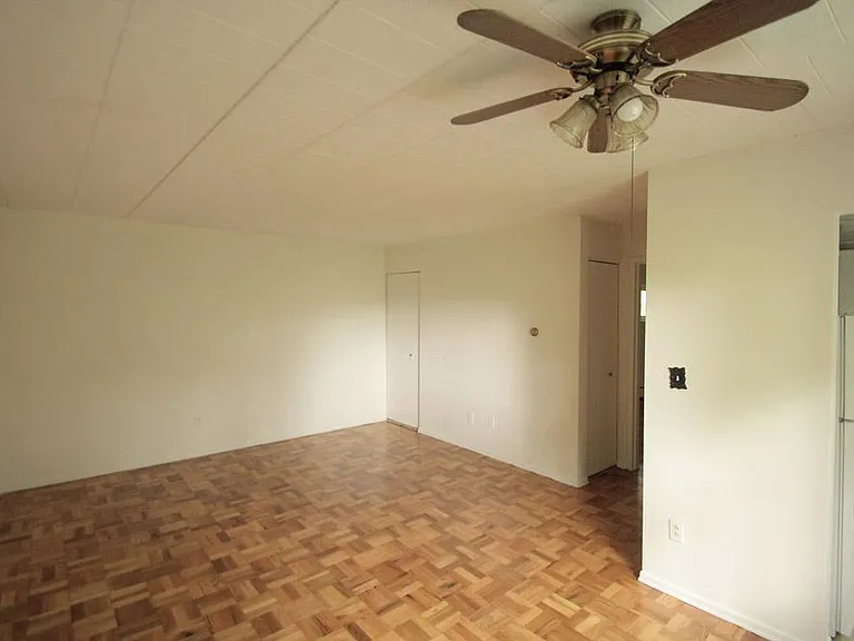 1230 E End Ave #3 — Photo 6
