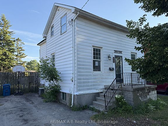 2nd image of 103 Norfolk St