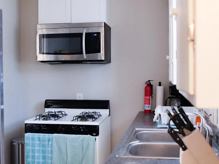 459 Clinton St #1/2 — Photo 4