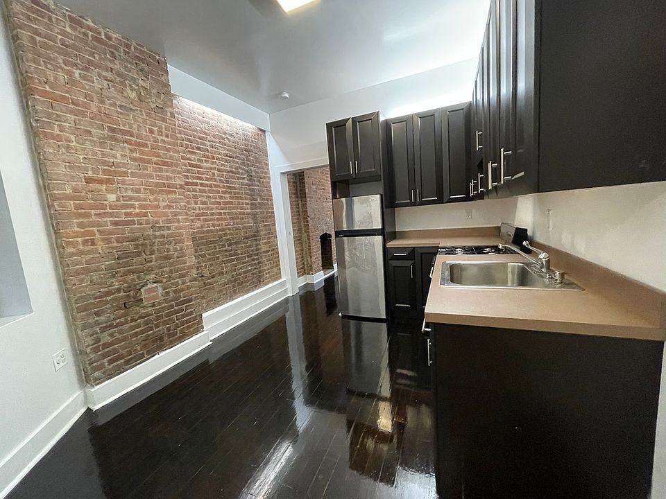 1st image of 355 W 47th St APT 1FE