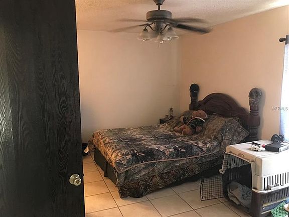 4th image of 2950 Heather Ave