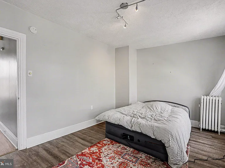 231 Boas St — Photo 20