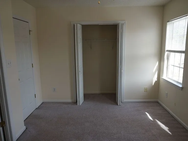 109 Spring Meadow Cir — Photo 15