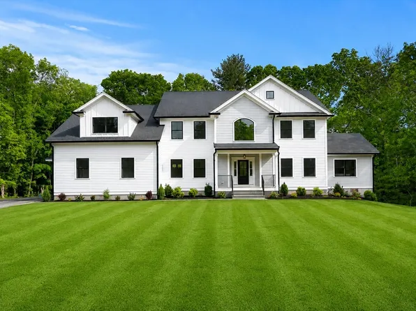 100 Marblehead St, North Reading, MA 01864