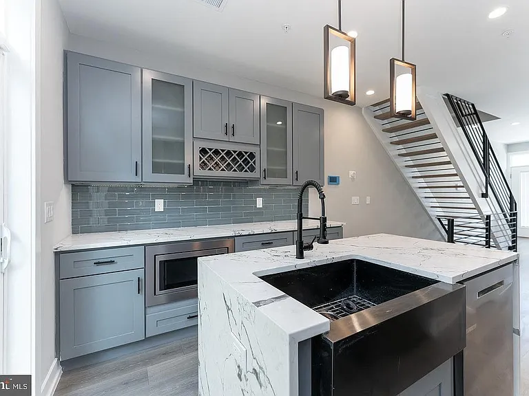 2127 N Randolph St — Photo 42