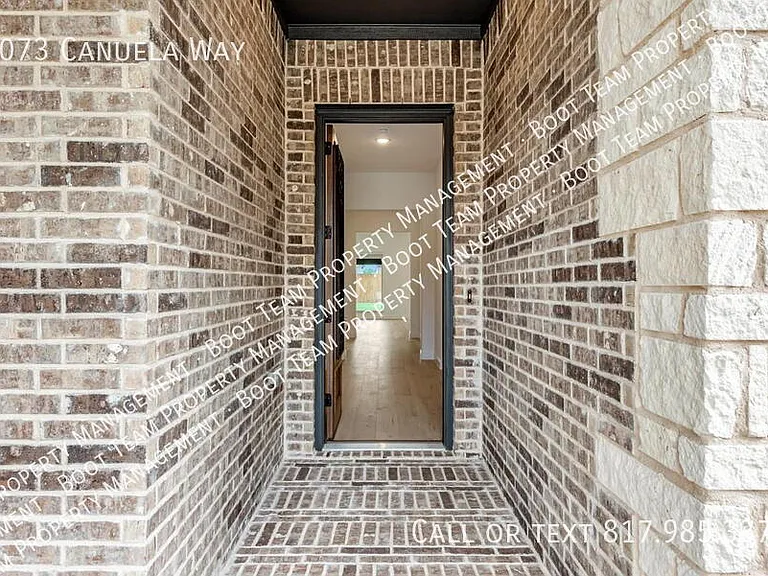 1073 Canuela Way — Photo 5