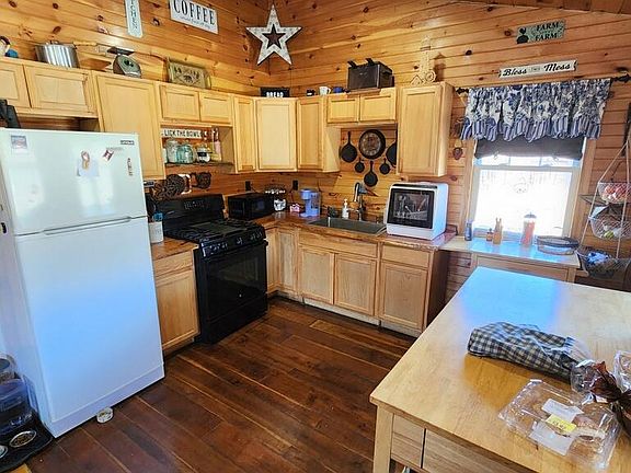 4th image of 459 Adams Road