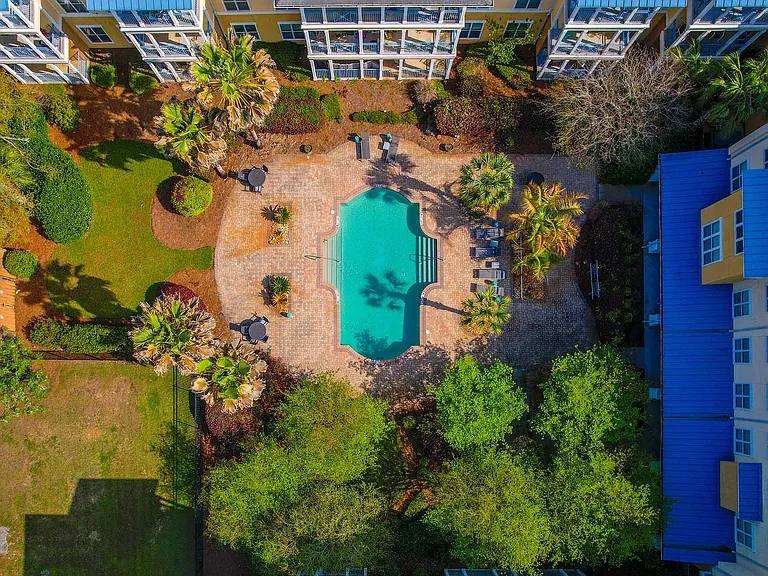 1810 W Cervantes St — Photo 32