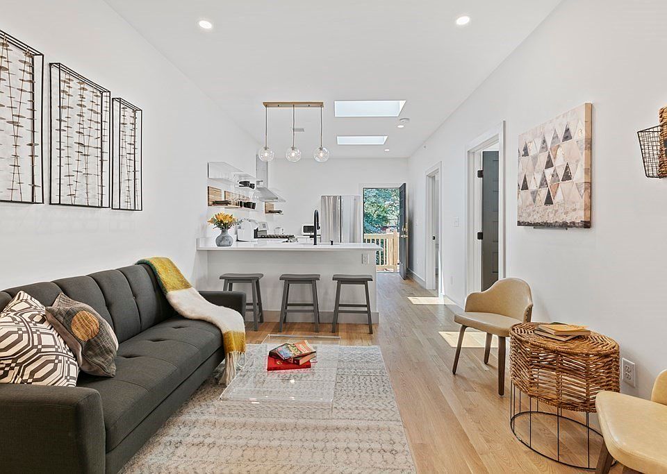 1st image of 43 Wordsworth St #3