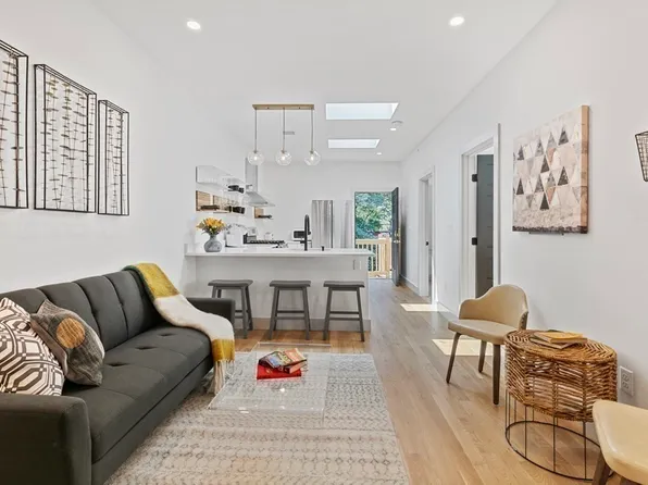 43 Wordsworth St #3, Boston, MA 02128