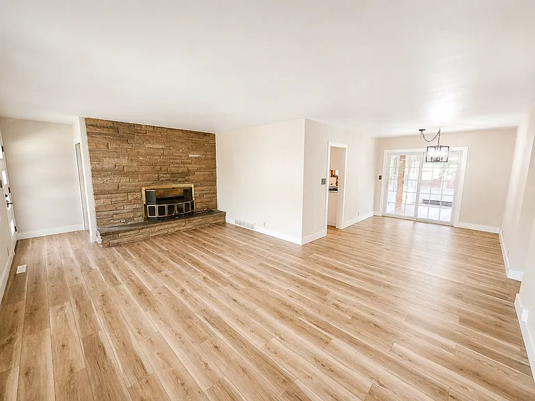 3600 Goetz Dr — Photo 9