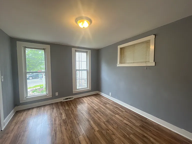 147 Winchester Ave — Photo 23