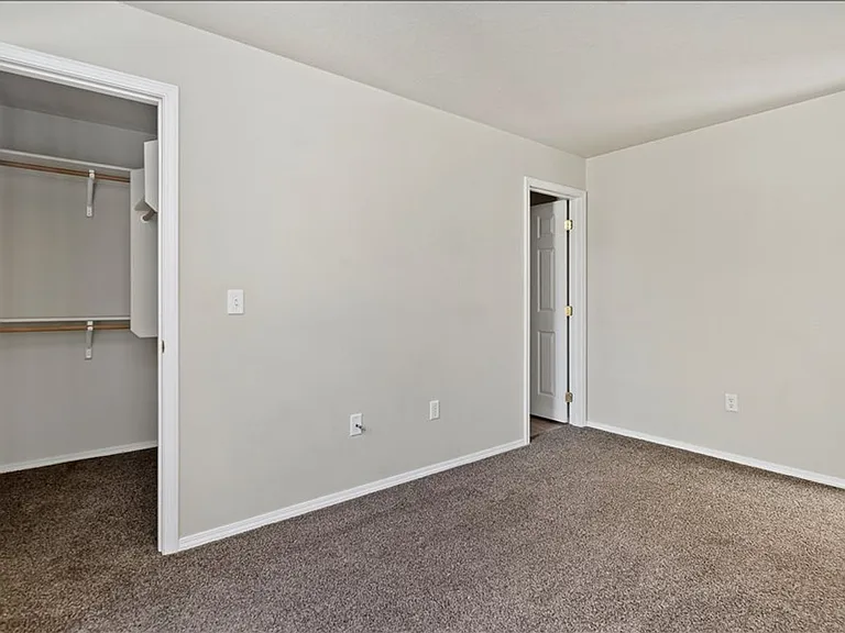 121 N Avenger Ln — Photo 15