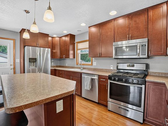 5th image of 1303 Shultz St