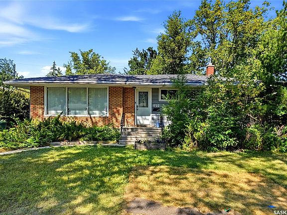 2nd image of 1722 Macpherson AVENUE