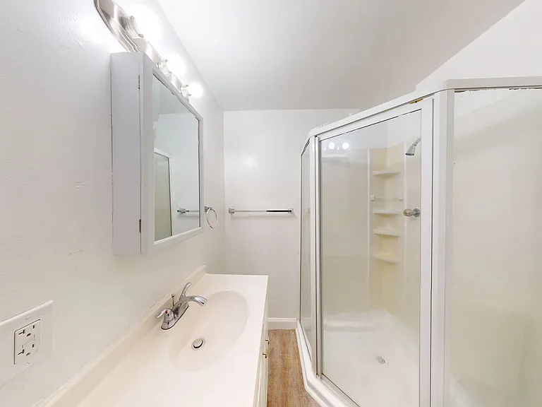7036 MacArthur Blvd — Photo 10